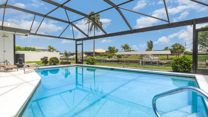 Ocean Reflections Screened Pool